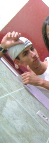 Sou sincero, sou diferente, não sou o pegador como os outros, não sou igual a ninguem e por isso tbm busco uma garota diferente!
