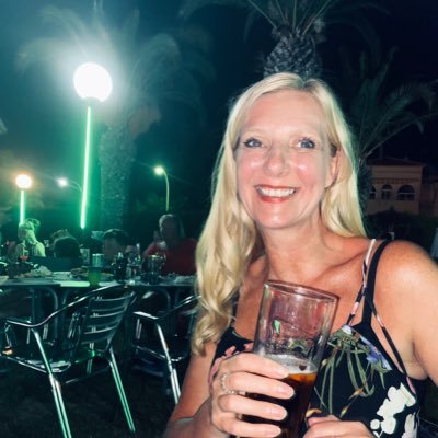 Northern lass . Words @NorthGravy @RetreatWest @forge_litmag @EmergeJournal @FictiveDream @SoFloPoJo Winner @Bathflashaward PhD student #Workingclass