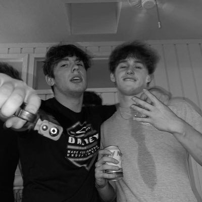 yellowpurplec's profile picture. 