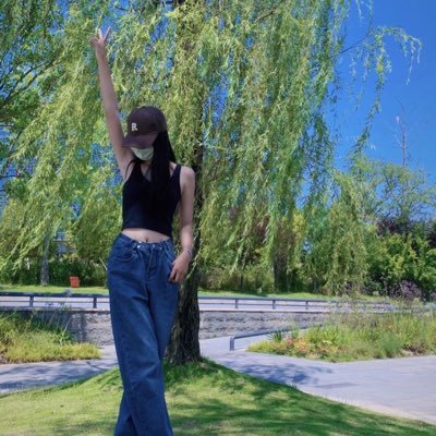 sh18358498's profile picture. 其实一个人挺好的没有顾虑没有牵挂无非是孤单了一点