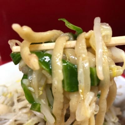 本垢@kazzstemilion。ラーメン二郎直系27店舗制覇。二郎亜流10店、二郎インスパイア100店以上。ホームは二郎新小金井(心意気は豚星。の大塚店長に引き継がれた)二郎系大激戦区、蒲田の民。鷹の目宮郎ちばからラーメン大ラーメンタロー豚山 2022.8.25〜ケトジェニック始めました.