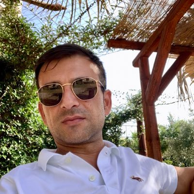 filippovalia's profile picture. Papà, ingegnere, calabrese a Roma , studia la burocrazia - 🗣politica ⚽️calcio e 🍷vino