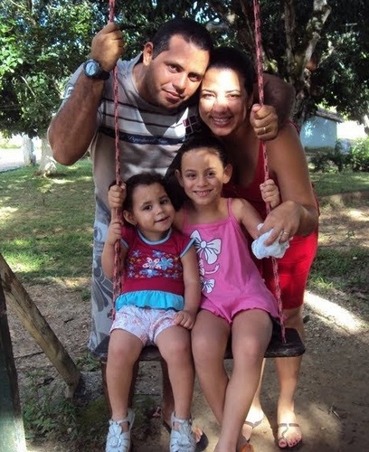 Uma pessoa que sonha com dia melhor sempre alegre e feliz com a vida