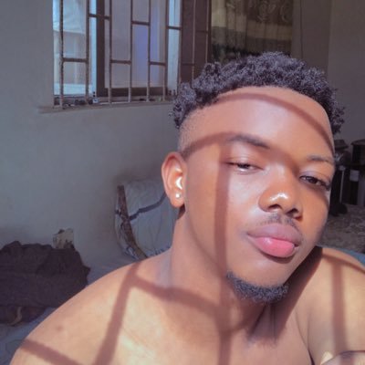 hushy_b's profile picture. i always follow back sooner or later...