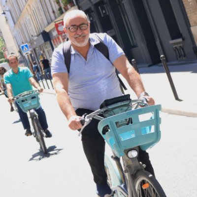 Ecologista y biólogo, miembro fundador de @EQUO y diputado en la Asamblea de Madrid en el grupo de @MasMadrid__. Los pájaros en el corazón, no en la cabeza.