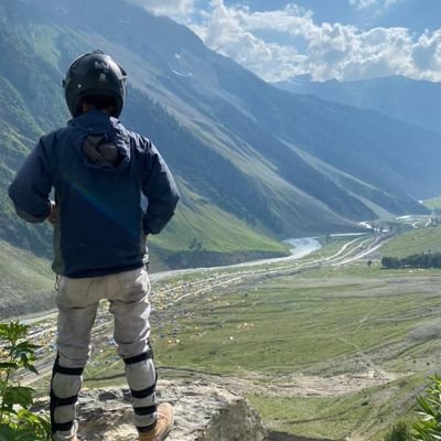 .
🇮🇳🇮🇳Indian. congressi🤚🤚
ladakhi the 💎 of 🇮🇳
love for mountains and ⚽