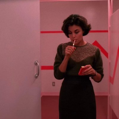 Mi nantaise mi parisienne - Interne de Pharmacie Hospitalière 💊👩🏻⚕️ - Twin Peaks addict