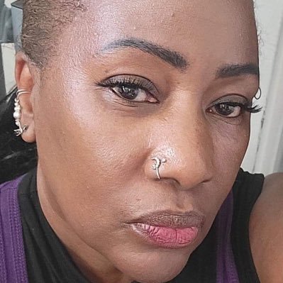 myssdemeanour's profile picture. 