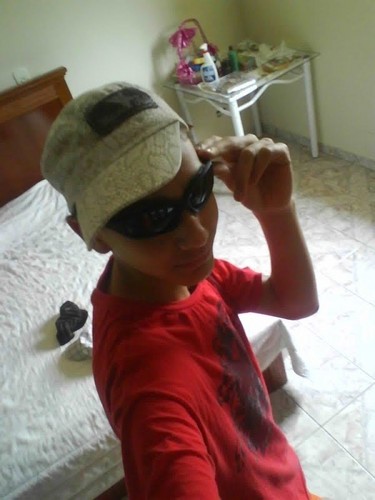 AM THAT YOU WILL NEVER BE
Nαõ can be perfect,
Mαis sαõ fαzem my faults that I am single.