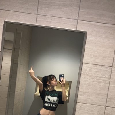 livylaskey's profile picture. 