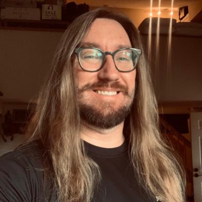 editor/founder @HOWL_Society | horror writer | English teacher | 🤘🎸 in Crafteon | ✍️📖 in #IntoTheCryptsofRays #AnteriorSkies #HowlsFromTheWreckage