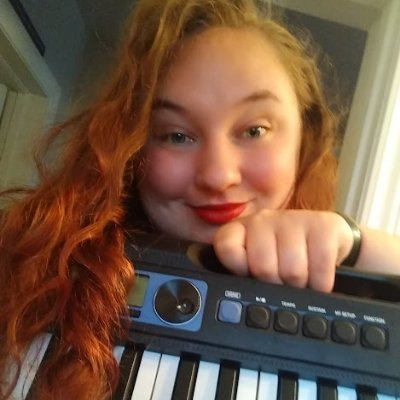 CassandrePiano's profile picture. Enseignante de musique et de français au DSF-NE, enseignante de piano.