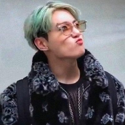 Singer | Writer | JUNGKOOK | 🇵🇭 | 🇰🇷 | HARD STAN | 98 | JUNGKOOK WEVERSE JULY 7 2020 | she.