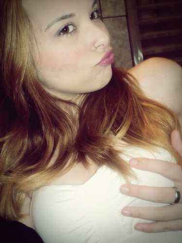 Estou aqui é pra viver,cair,aprender,levantar e seguir em frente.
Amanhã, já me reinventei.Sou complexa,sou mistura, sou mulher com cara de menina.