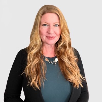 Global Communications & Digital Marketing Leader | Social Media & Content Strategy | Video Production | Data Nerd | Foodie. Working in AI & Data Analytics @ADP.
