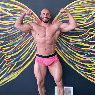 PNW by way of Newport, RI ⚓️ Patriot 🇺🇸 NPC Classic Physique Competitor • First Responder • Whiskey Aficionado • Firearms Enthusiast