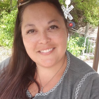 Wife, Mom, MuggleWhisperer. I'm a Pre-K (Head Start) Teacher -23rd year #clearthelist #teachertwitter #donorschoose
