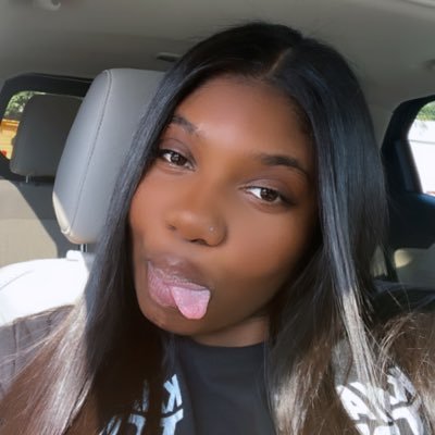 _3lyse_'s profile picture. taurus || licensed esthetician