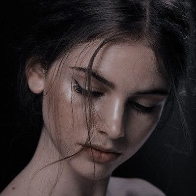 rweenn_18's profile picture. اعتدت اللين، حتى أصبحتُ أظن صلابتي ذنب