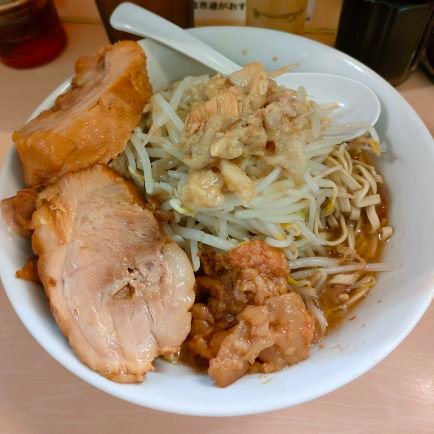 ラーメンの食べ歩きが好きです。