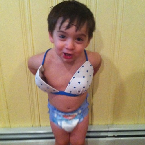 babysparkly's profile picture. Informing the world about pregnancy and the various fruit shapes of a baby