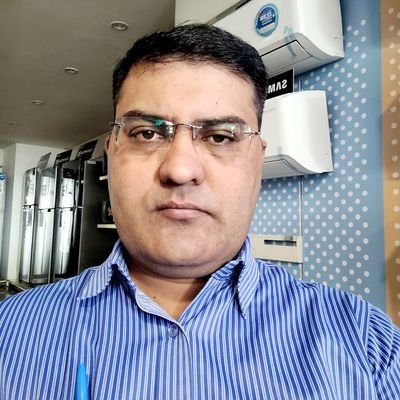 एक दिन में मुझे पढ पाना मुमकिन नहीं,मैंने खुद को लिखने में बरसों लगाये हैं