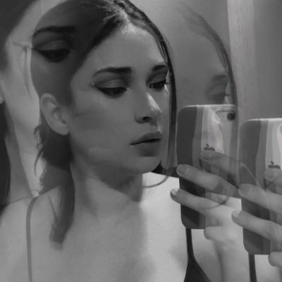 Soy Mary Carmen. Creo en el feminismo y la sororidad y estoy convencida de que el calentamiento global es real.