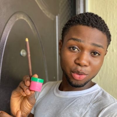 Nail technician/
Masseur/
Make up artist/
Son of rainbow 🌈🌈/
Bad ass bitch