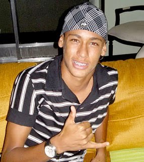 Twitter criado em 24/08 ! Em prova do nosso AMOR pelo @Njr92
Se você AMA ele, siga nosso twitter ! *--* Sigo de volta ! Ousadia & Alegria ! Dona @Rafaah_Naah