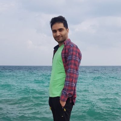 کارآفرین، کارشناسی ارشد برق، عاشق برنامه نویسی وب و یادگیری ماشین