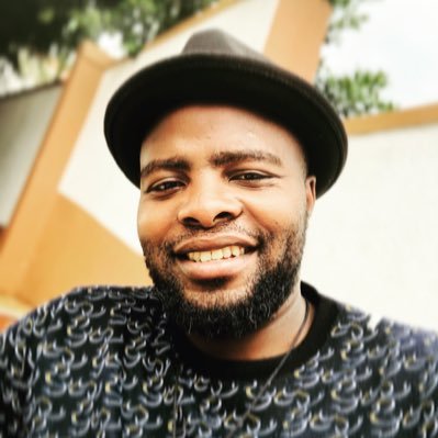 Créateur contenu Web,
ingénieur maitrise en smartphone, entrepreneur et
consultant en informatique.
