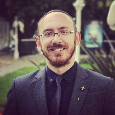 İletişim Eğitmeni | İzci Lideri | Maestro |
@UniversiteEge - Radyo TV ve Sinema Doktora Öğrencisi