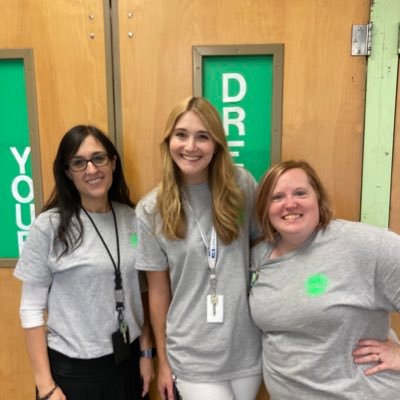 MrsHillGMA's profile picture. Teacher at Green Magnet Academy ✏️💚📚