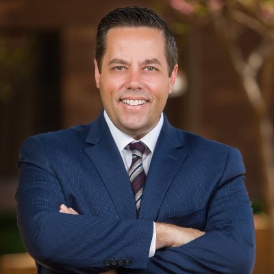 Injury and accident attorney Jared Everton has been helping individuals injured in vehicle accidents in Glendale and Arizona for nearly 20 years.