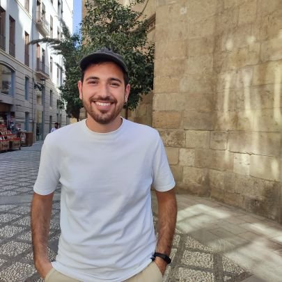 Filòleg, professor i predoc
📚 ''La vida és una classe a filologia''