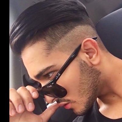 zainyyx's profile picture. 