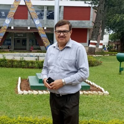 Associate Editor, Hindustan Times, Patna. Journalist, writer. LDM fellow. KCK Award. Keshav Bhatt journalism Award Views personal. Retweets not endorsement.