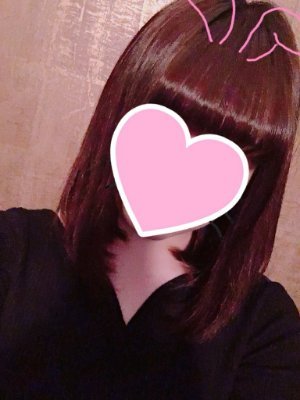 JD♡カフェ店員♡裏垢女子と繋がりたい。やりまんびっちだよ？♡なにか文句ある人ー？？ｗ