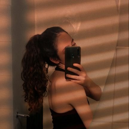 you stress me out, you kill me
You drag me down, you fuck me up🎶