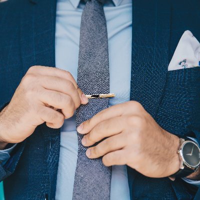 AI✕コンテンツビジネスを布教したい男。WEBマーケ歴14年の副業ブロガー。大学生で月100万円稼いでセミナー登壇経験あり。WEBビジネス以外に婚活系のブログやサロンを複数運営してる何でも屋。
企画大好き、貢ぐの大好き。メルマガやLINEで最新家電や極上の食べ物を勝手に送りつけてます★