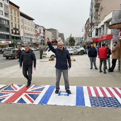 Şii- Sünni veya hangi din ve inanca sahip olursa olsun emperyalizm ve siyonizmi hedef alan herkesi aziz bilirim