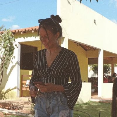 Carolcvlh's profile picture. 