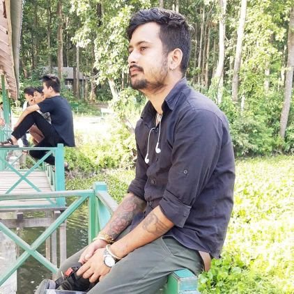 आफैलाइ खोज्ने कोसिसमा अजै भौतारिराछु, यात्रा लामो छ,बाटो थाहा छैन तर पनि हिड्दैछु !जीवन यो जिवनी लेख्न योग्य बनाउनु जो छ #mancheser #united till I die...#brazil