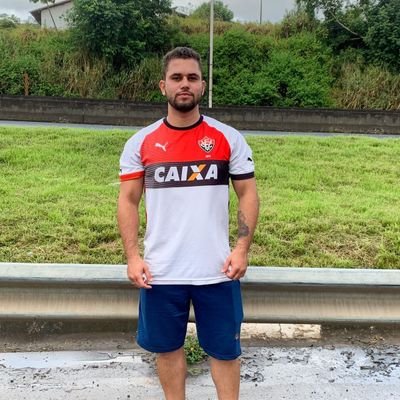 Proibido falar mal do Esporte Clube Vitória nesse perfil
//
Aspirante a programador e apaixonado por futebol americano.