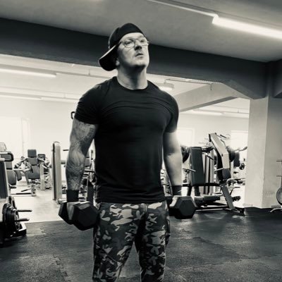 _freddblack_'s profile picture. - gehe polychronisch mit der Zeit um - verarbeite Informationen divergent - intrinsisch motiviert - anti Systematiker - benutze bevorzugt die rechte Hemisphäre