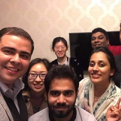 jolahasays's profile picture. 