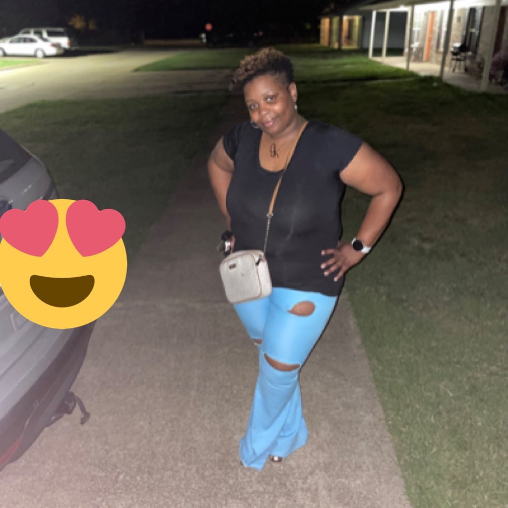 CourtneyLynett2's profile picture. Proud Mother of 3 Boys (BOY~MOM)💙💙💙

♒️Aquarius ♒️ 

🥁  MOM

🦏 🏈 MOM ⚓️🏈 

Mobile Expert @T-Mobile 📱