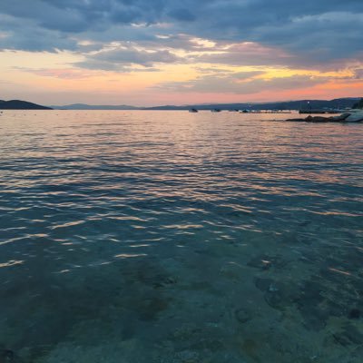 jamesw87's profile picture. Financial analyst in London