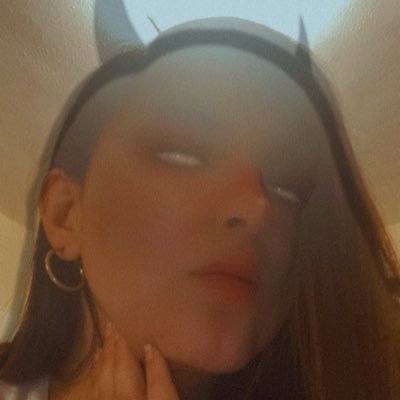 Insta- vaaal.paaal.yaaas 👑 you love to see it ✨I love Taylor Swift ✨and my Geoh 🥰