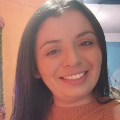 Larense Venezolana, informática y Comunicadora.